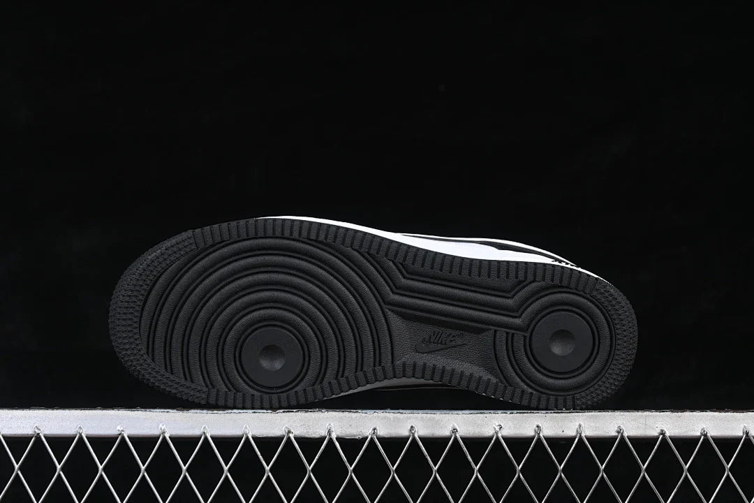 Nike Air Force 1 "Panda"
