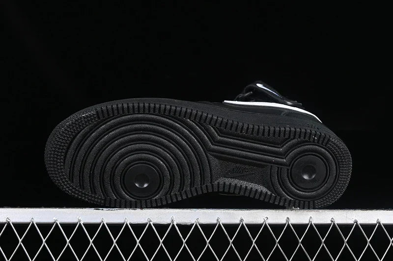 Nike Air Force 1 Mid "All Black/White"