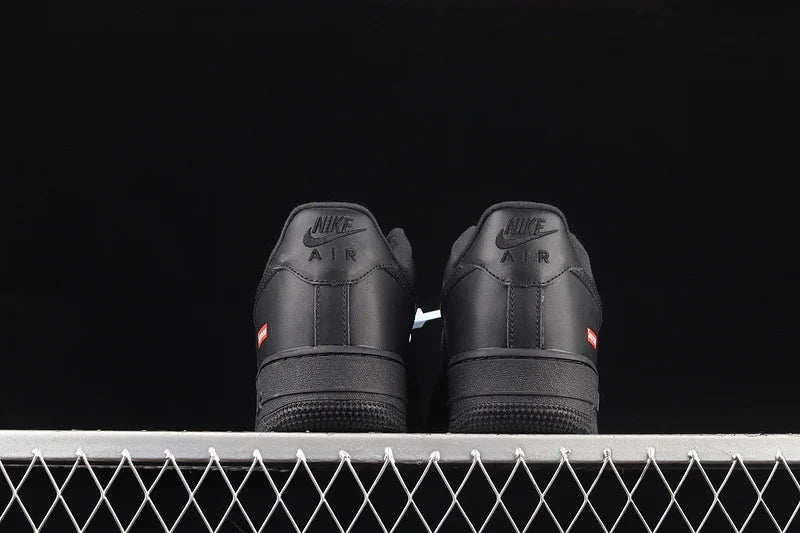 Nike Air Force 1 "Supreme Black"