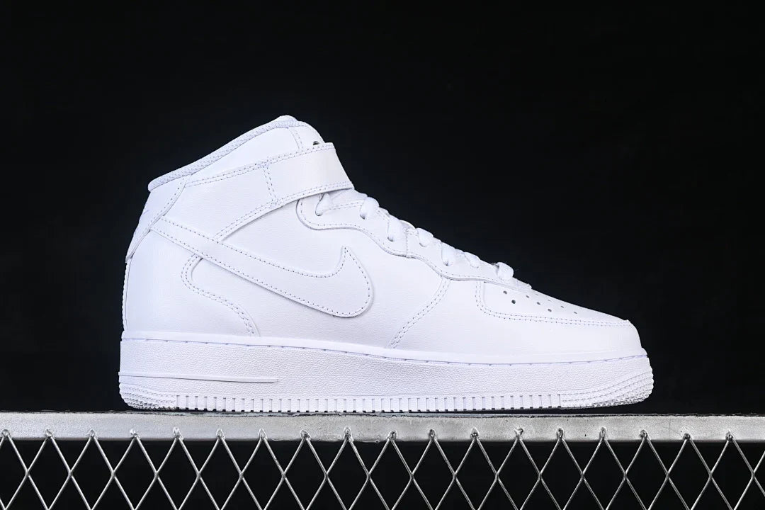 Nike Air Force 1 Mid "All White"