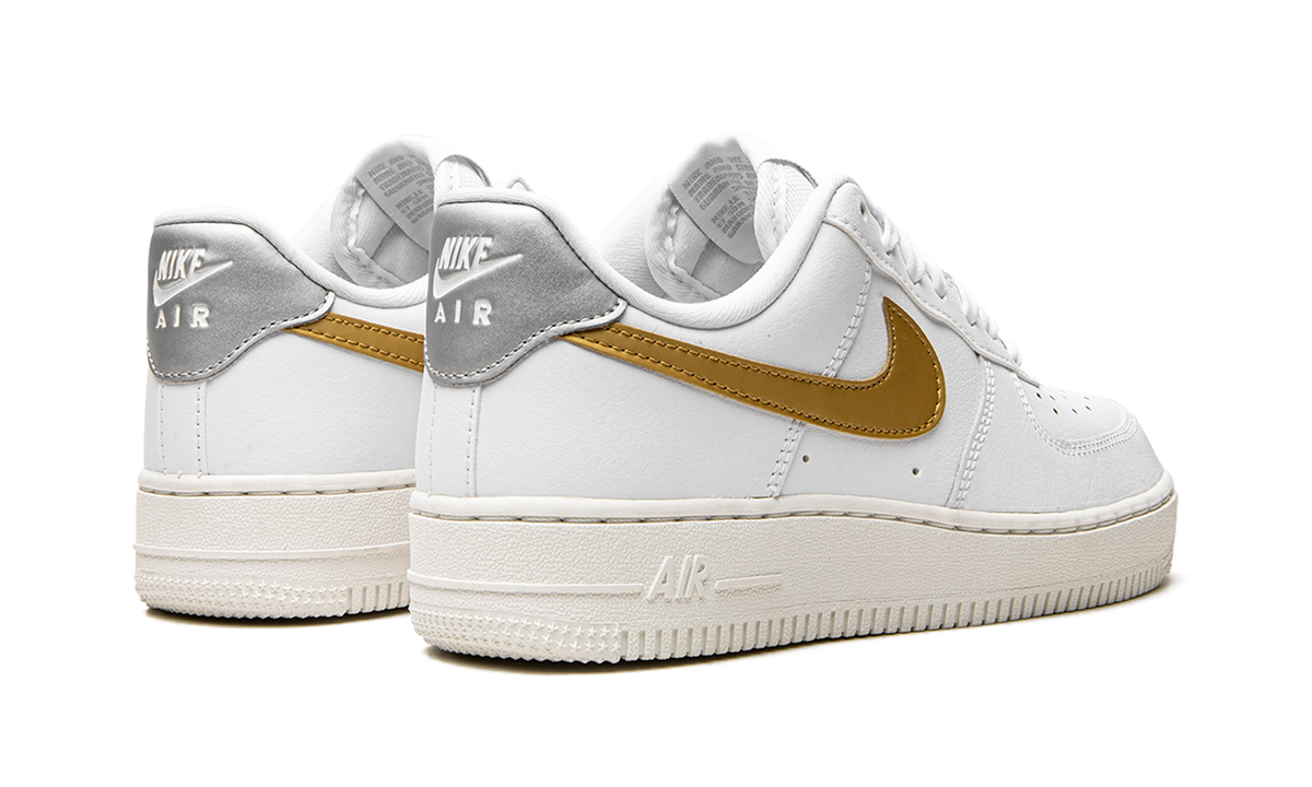 AIR FORCE 1 MNS WMNS "White / Gold / Silver" DD8959 106