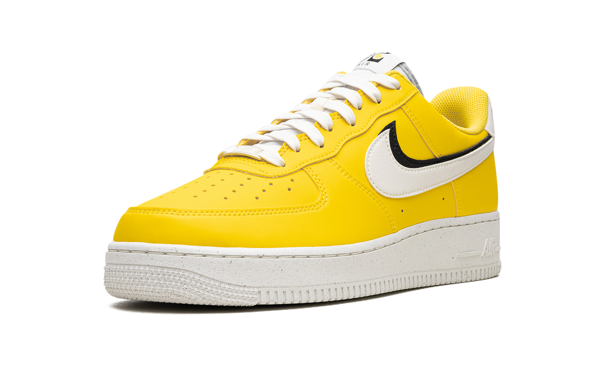 Air Force 1 Low '07 LV8 "Tour Yellow" DO9786 700