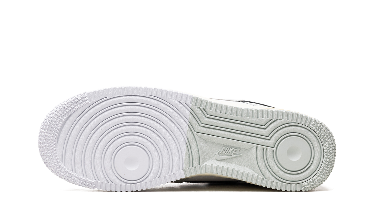 Air Force 1 Low "Split - Light Silver" DZ2522 001